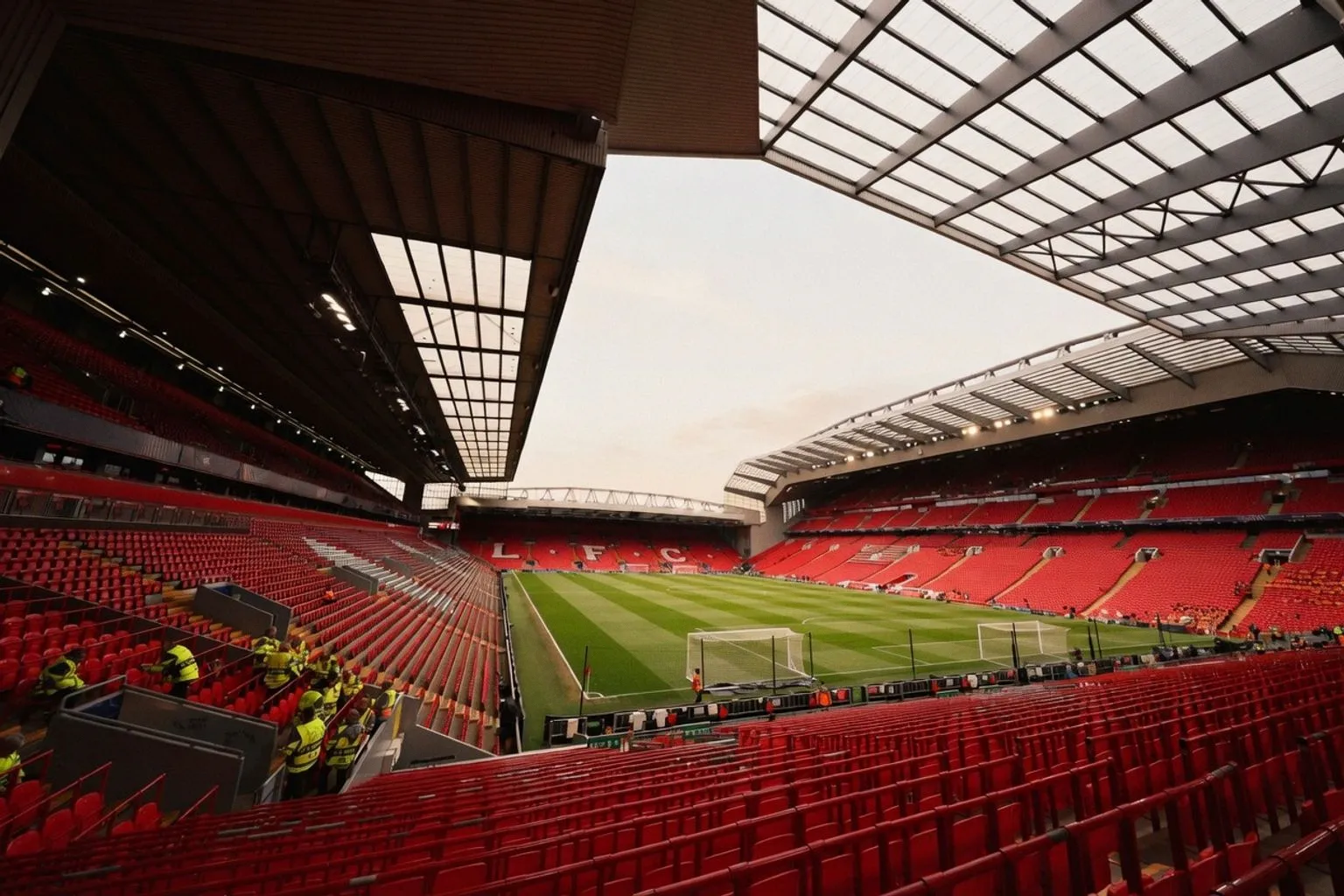 Liverpool FC : la nouvelle stratégie tactique et financière d'Arne Slot