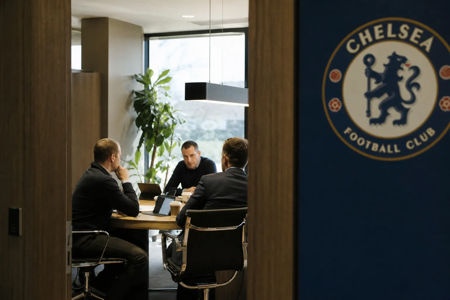 Mercato : les coulisses des transferts à Chelsea, City et dans les grands clubs européens