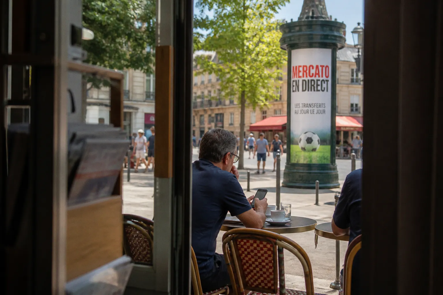 Mercato : les coulisses et les enjeux des transferts en temps réel