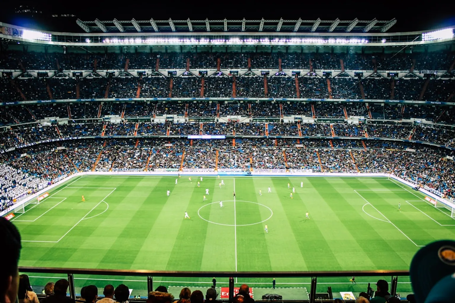 Mercato : pourquoi les clubs promus anglais dépensent des sommes records pour survivre
