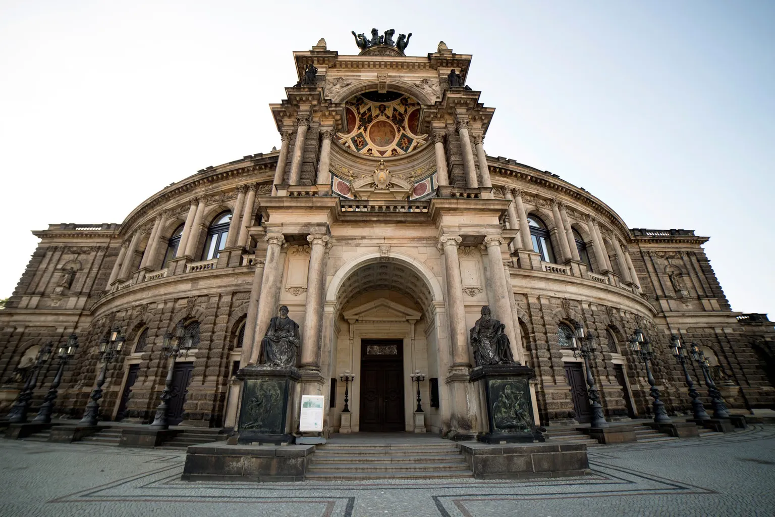 Semperoper horaires : comment planifier votre visite à Dresde